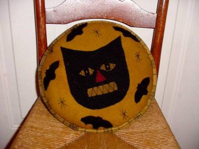 round cat pillow